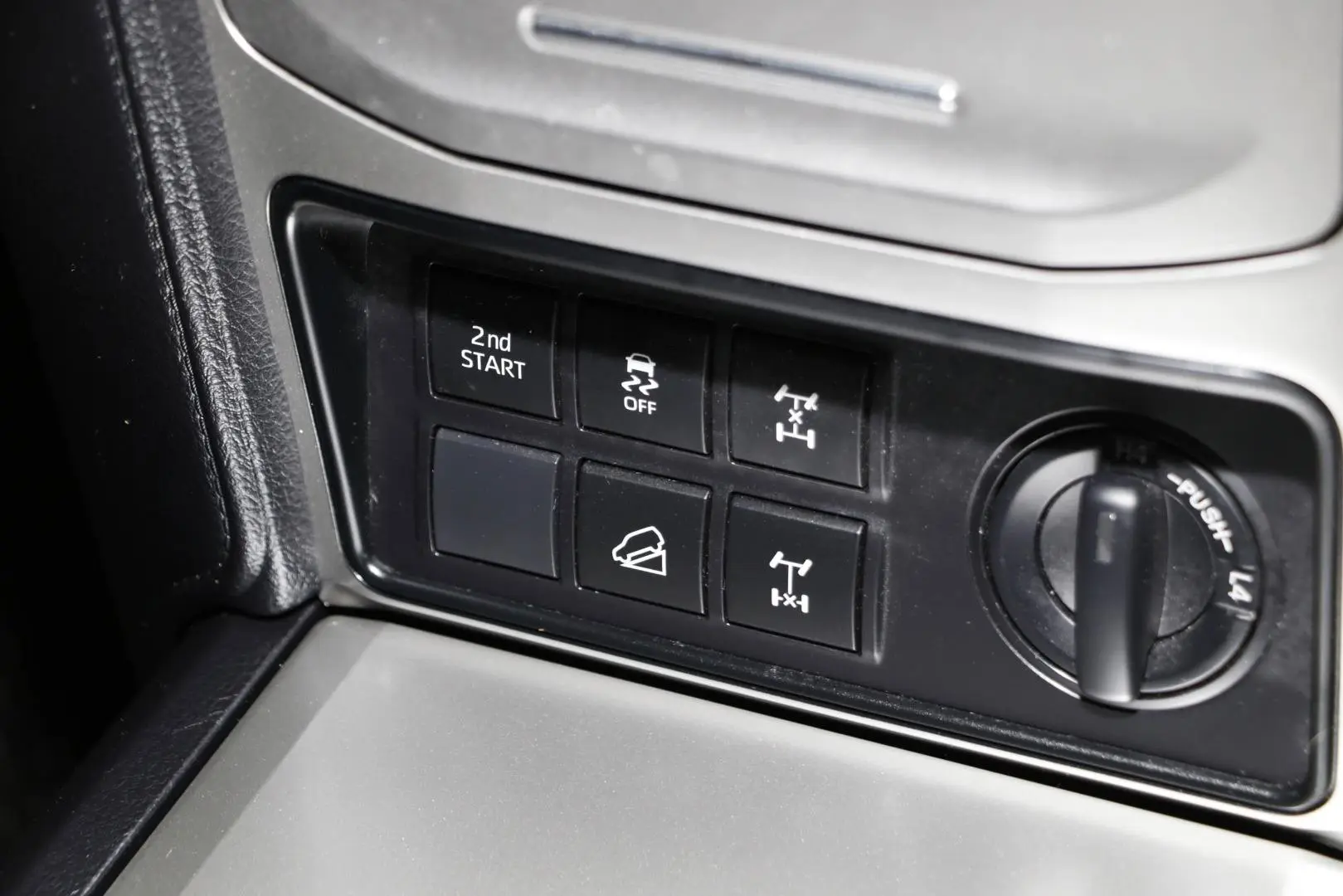 2023 Toyota Landcruiser Prado Gallery Image 14