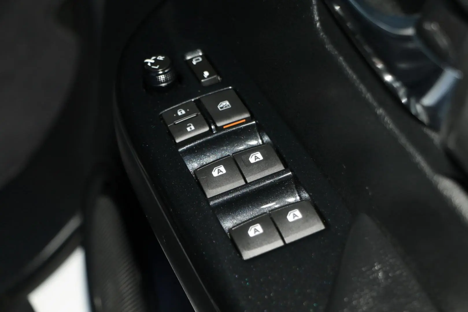 2025 Toyota Hilux Gallery Image 22