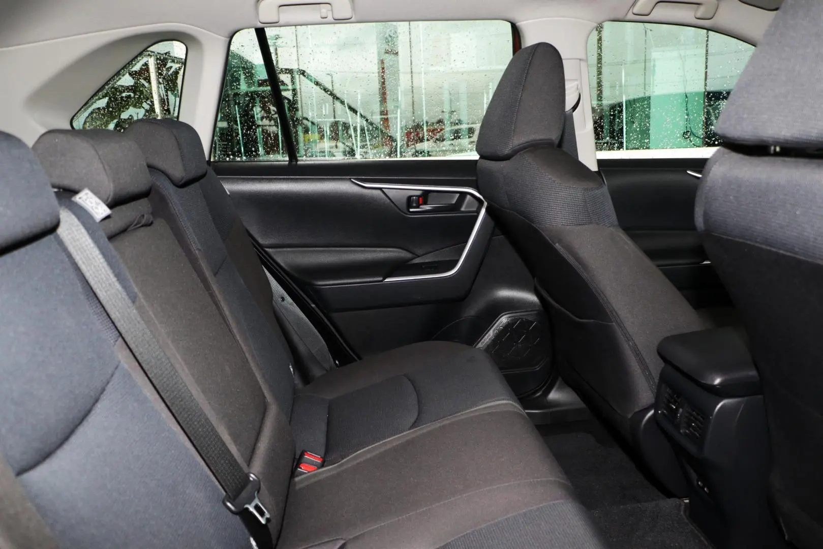 2025 Toyota RAV4 Gallery Image 9