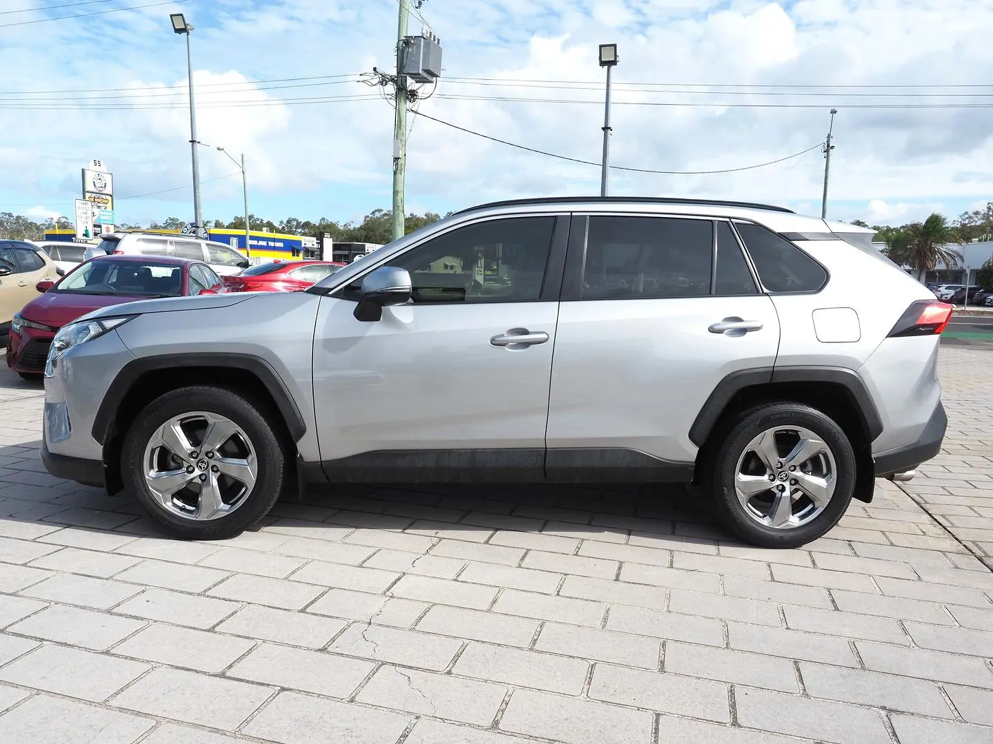 2020 Toyota RAV4 Gallery Image 10