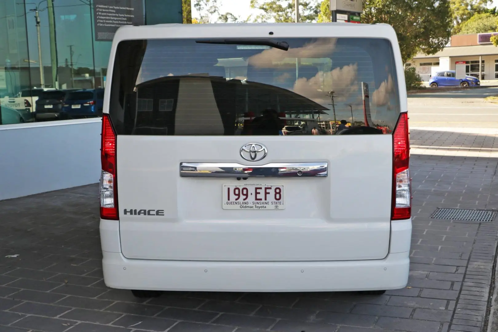 2022 Toyota Hiace Gallery Image 4
