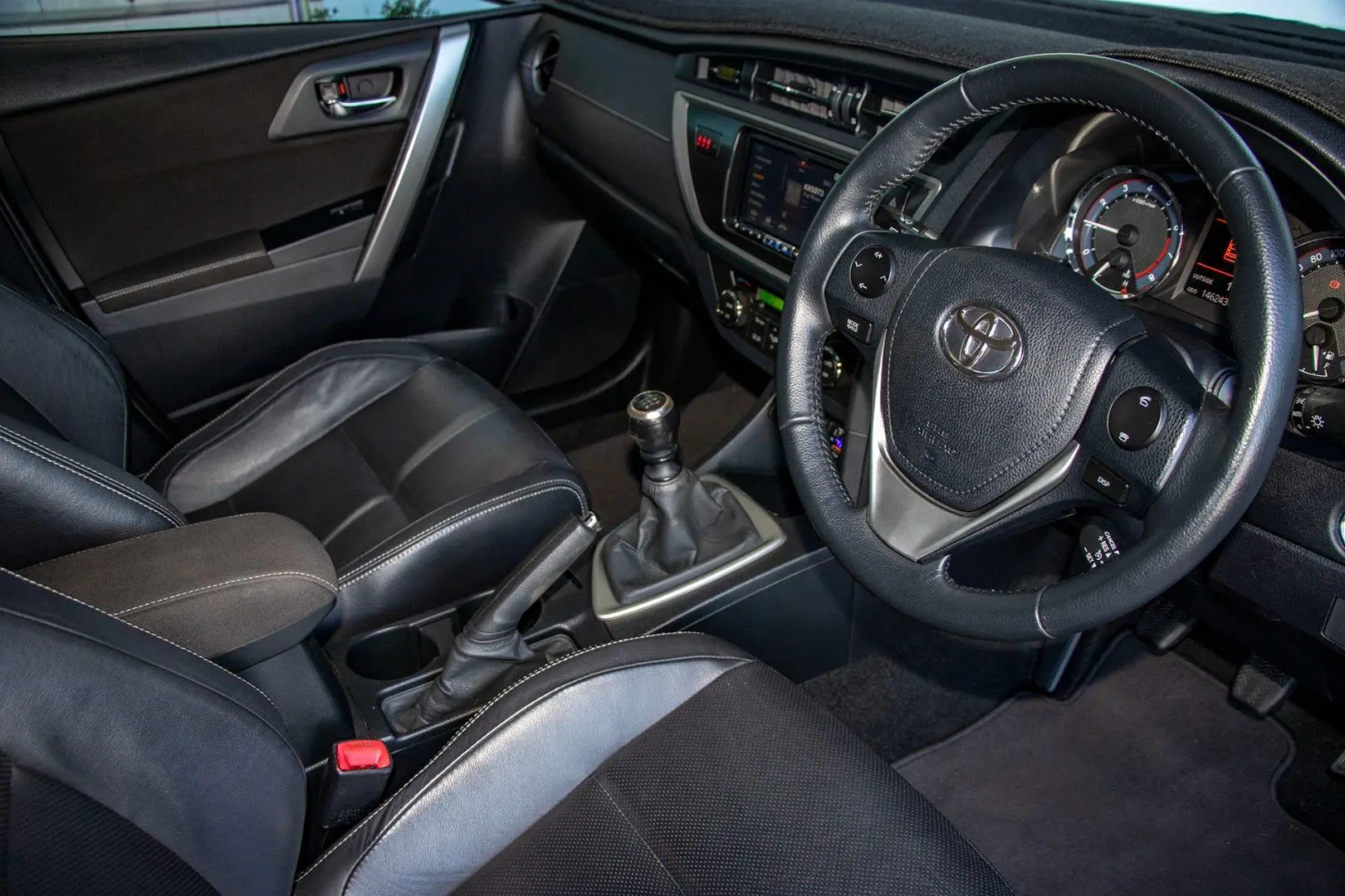 2013 Toyota Corolla Gallery Image 6