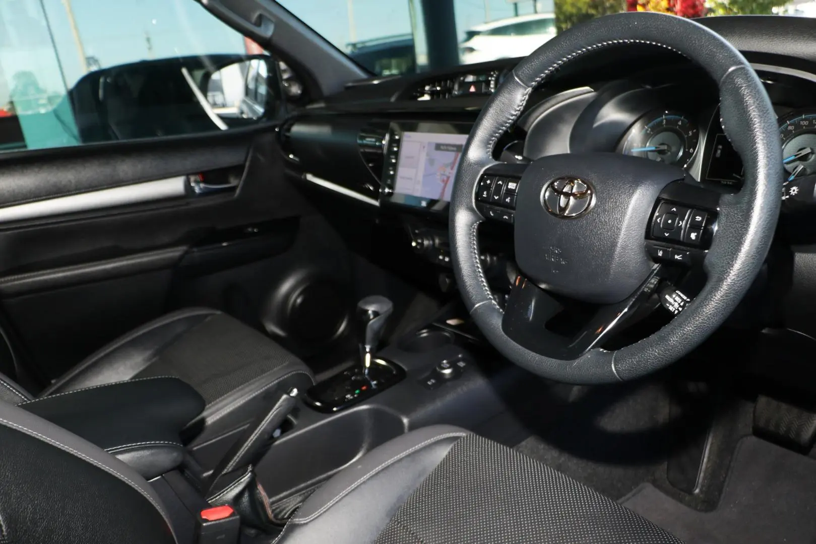 2025 Toyota Hilux Gallery Image 7