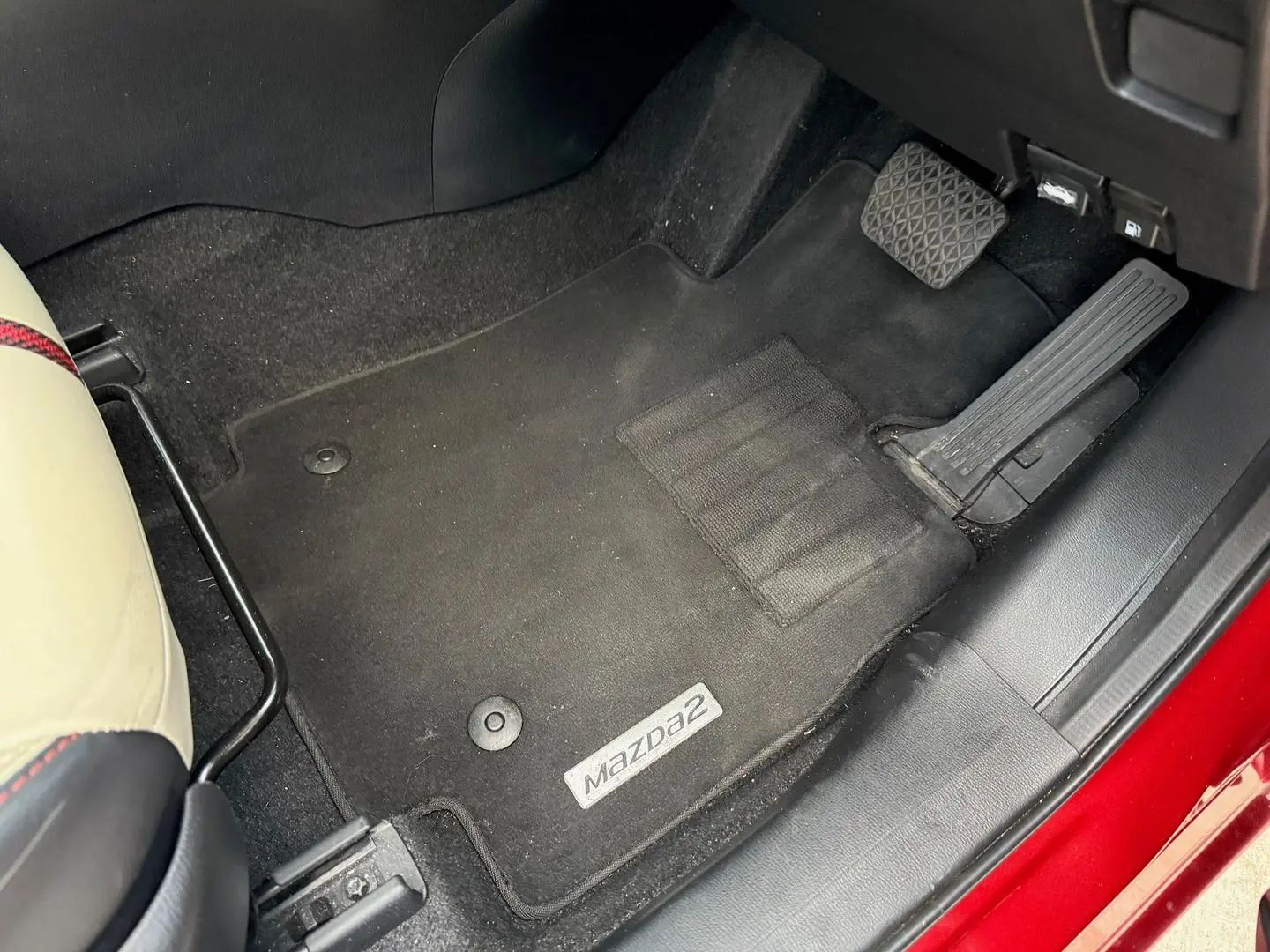 2015 Mazda 2 Gallery Image 18