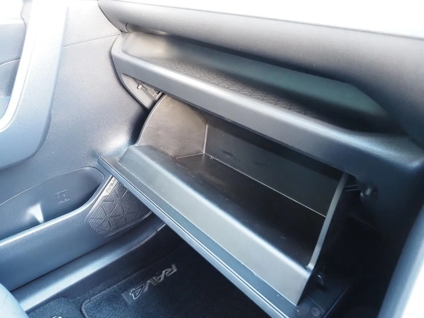 2022 Toyota RAV4 Gallery Image 25