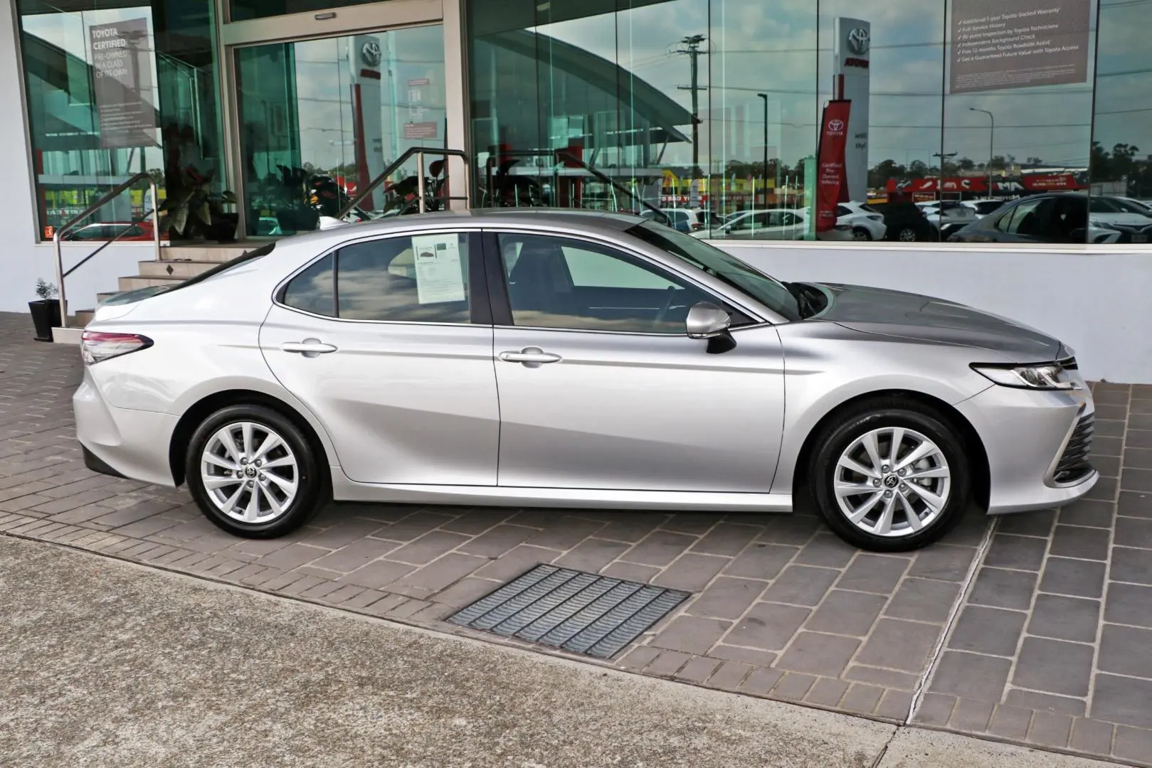 2024 Toyota Camry Gallery Image 6