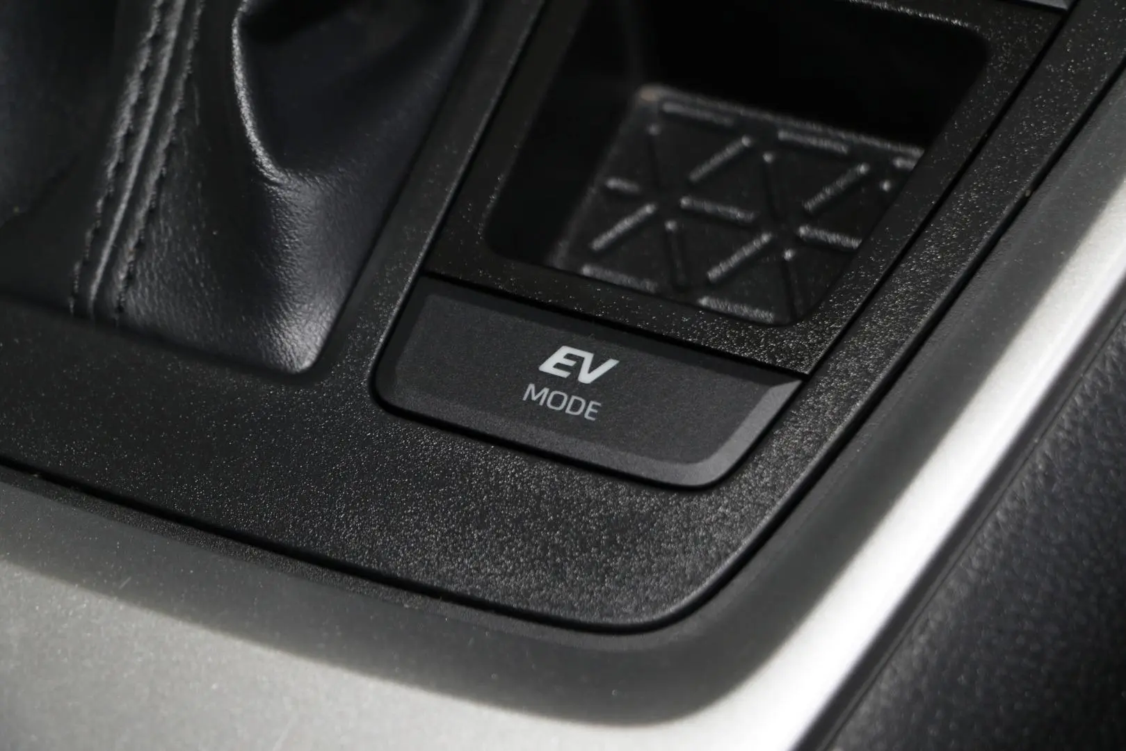 2024 Toyota RAV4 Gallery Image 14