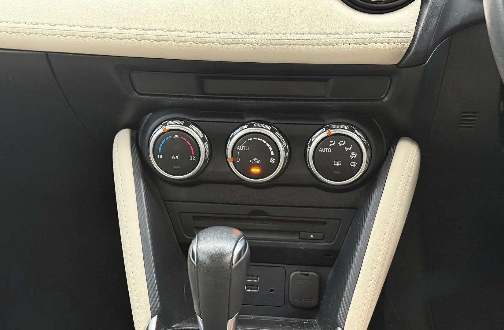 2015 Mazda 2 Gallery Image 12