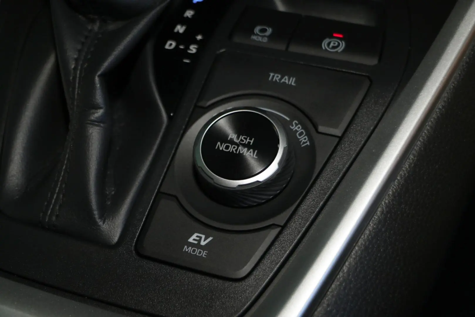2025 Toyota RAV4 Gallery Image 15