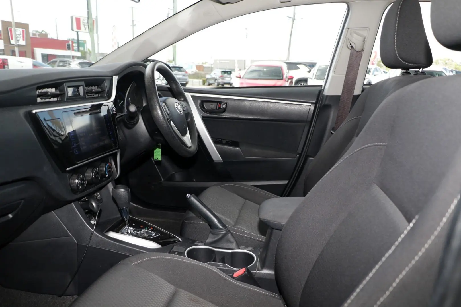 2017 Toyota Corolla Gallery Image 8