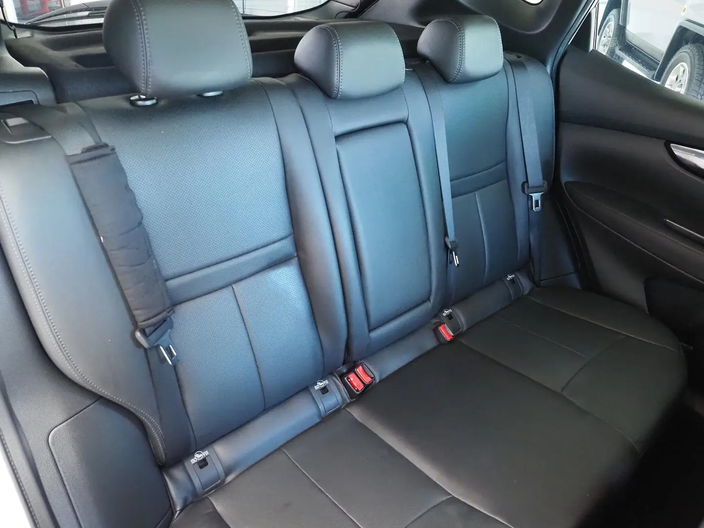 2016 Nissan QASHQAI Gallery Image 12