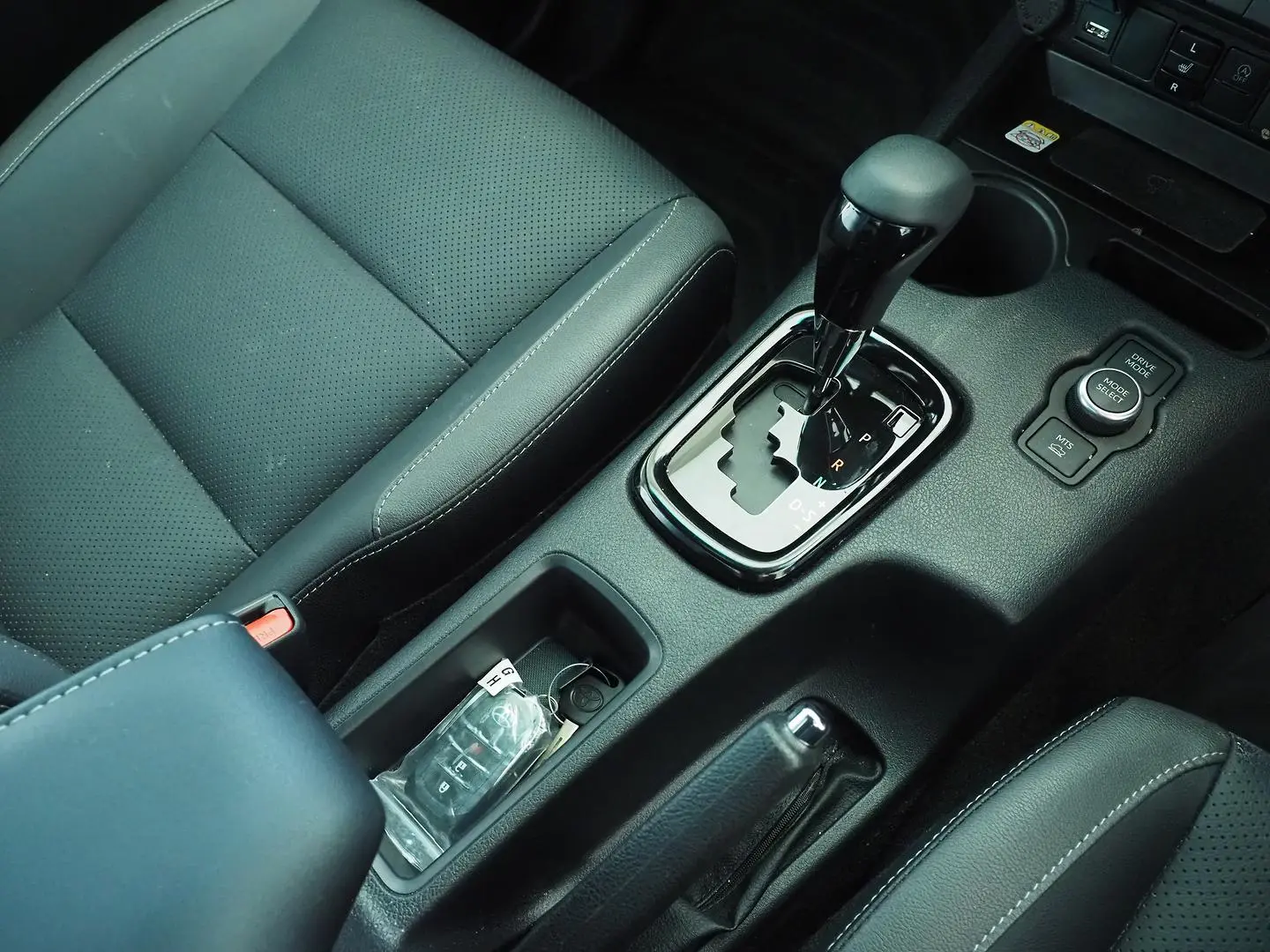 2025 Toyota Hilux Gallery Image 24