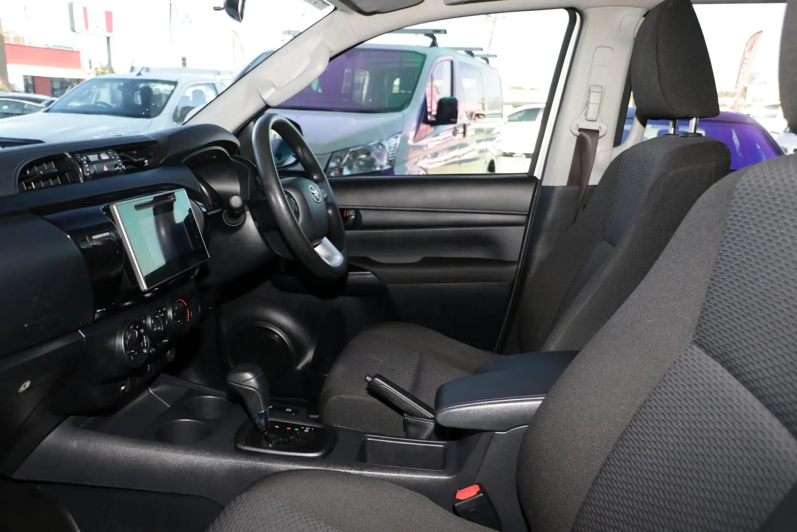 2020 Toyota Hilux Gallery Image 9