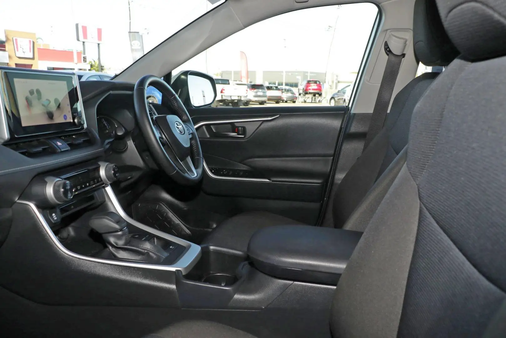 2025 Toyota RAV4 Gallery Image 8