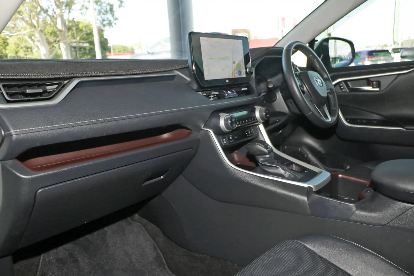 2024 Toyota RAV4 Gallery Image 7