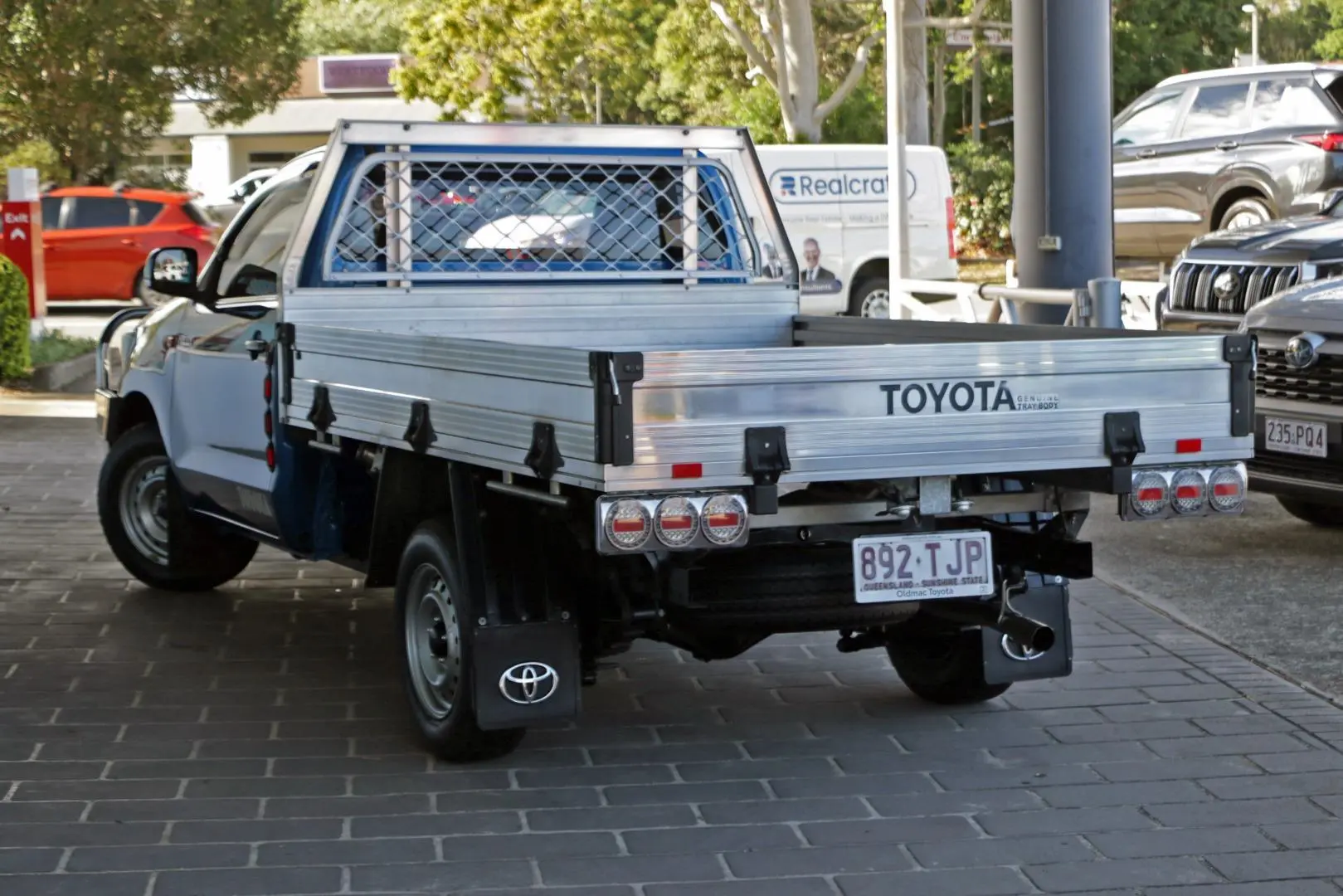2013 Toyota Hilux Gallery Image 2