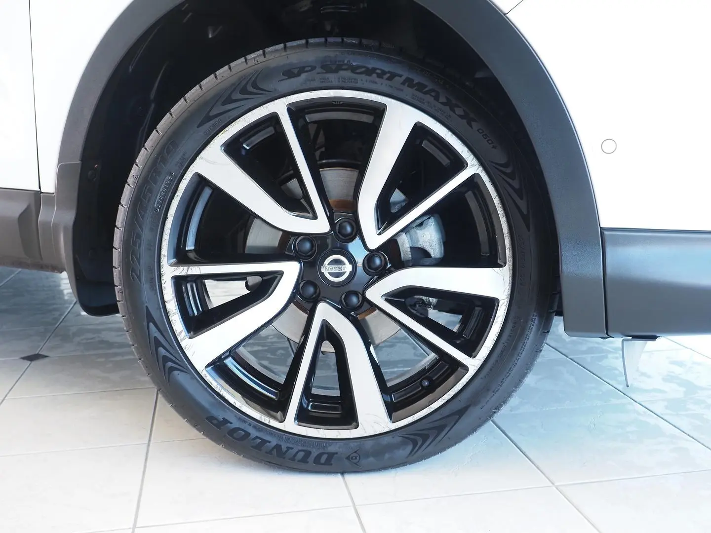 2016 Nissan QASHQAI Gallery Image 10