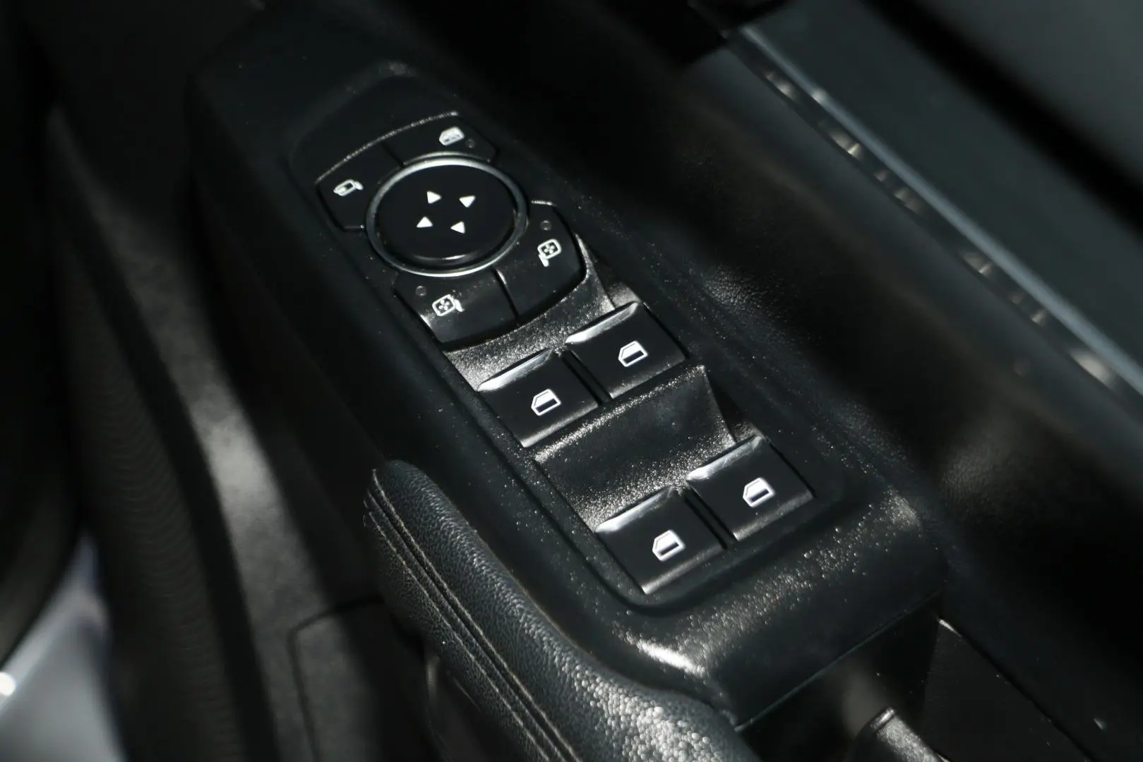 2022 Ford Everest Gallery Image 19