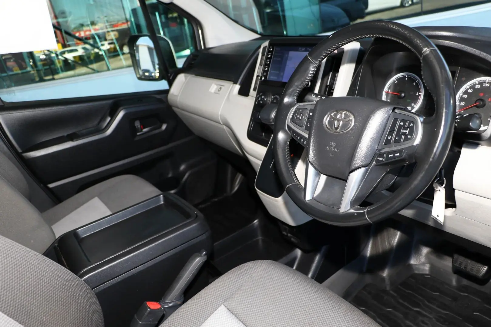 2021 Toyota Hiace Gallery Image 6