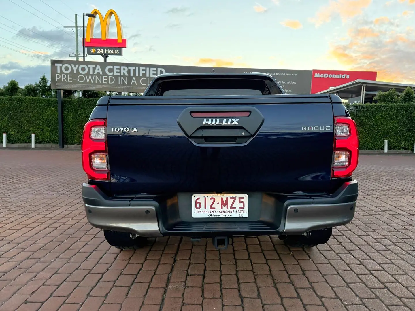 2022 Toyota Hilux Gallery Image 7