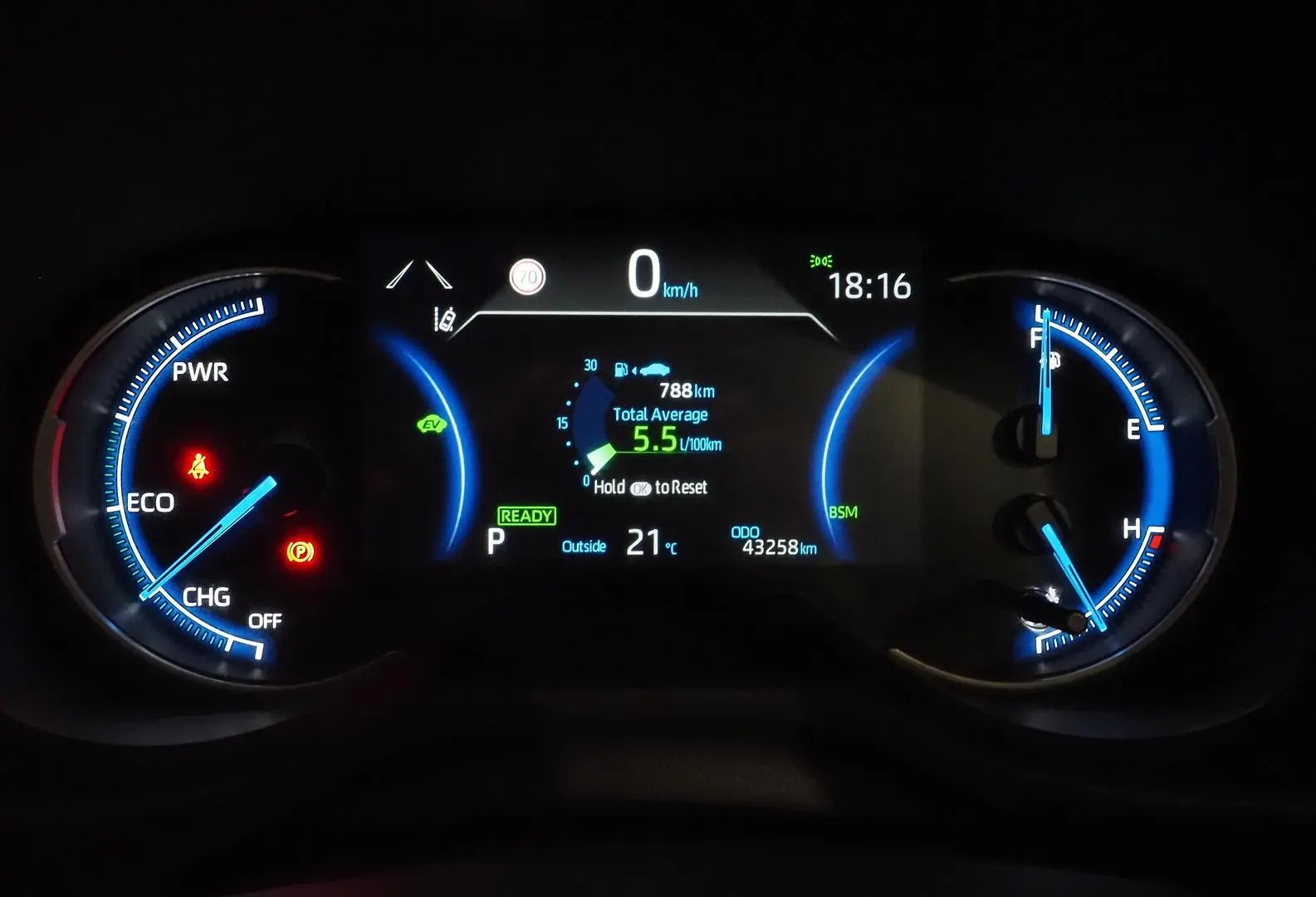 2024 Toyota RAV4 Gallery Image 16