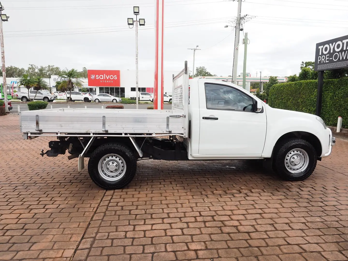 2019 Isuzu D-MAX Gallery Image 2