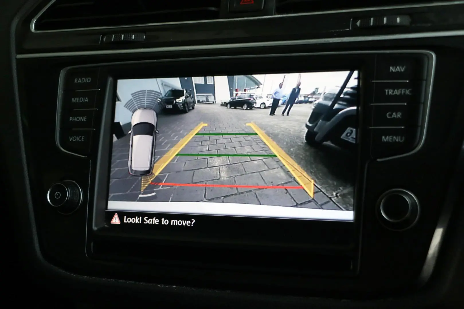 2016 Volkswagen Tiguan Gallery Image 11