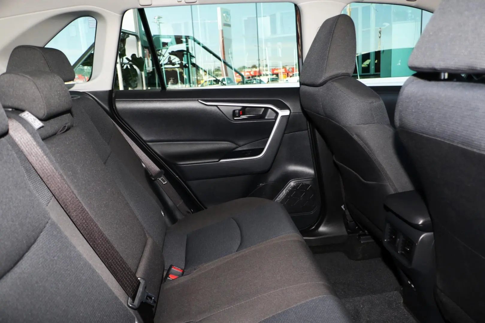 2025 Toyota RAV4 Gallery Image 10