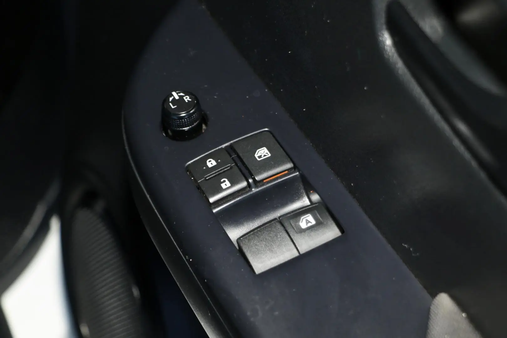 2022 Toyota Hilux Gallery Image 16