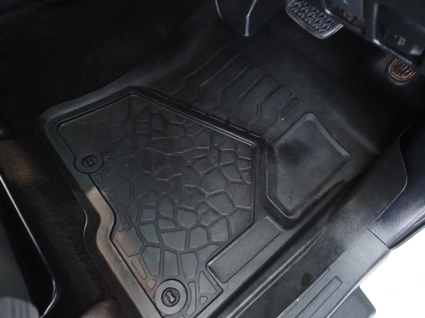 2018 Toyota Landcruiser Prado Gallery Image 18