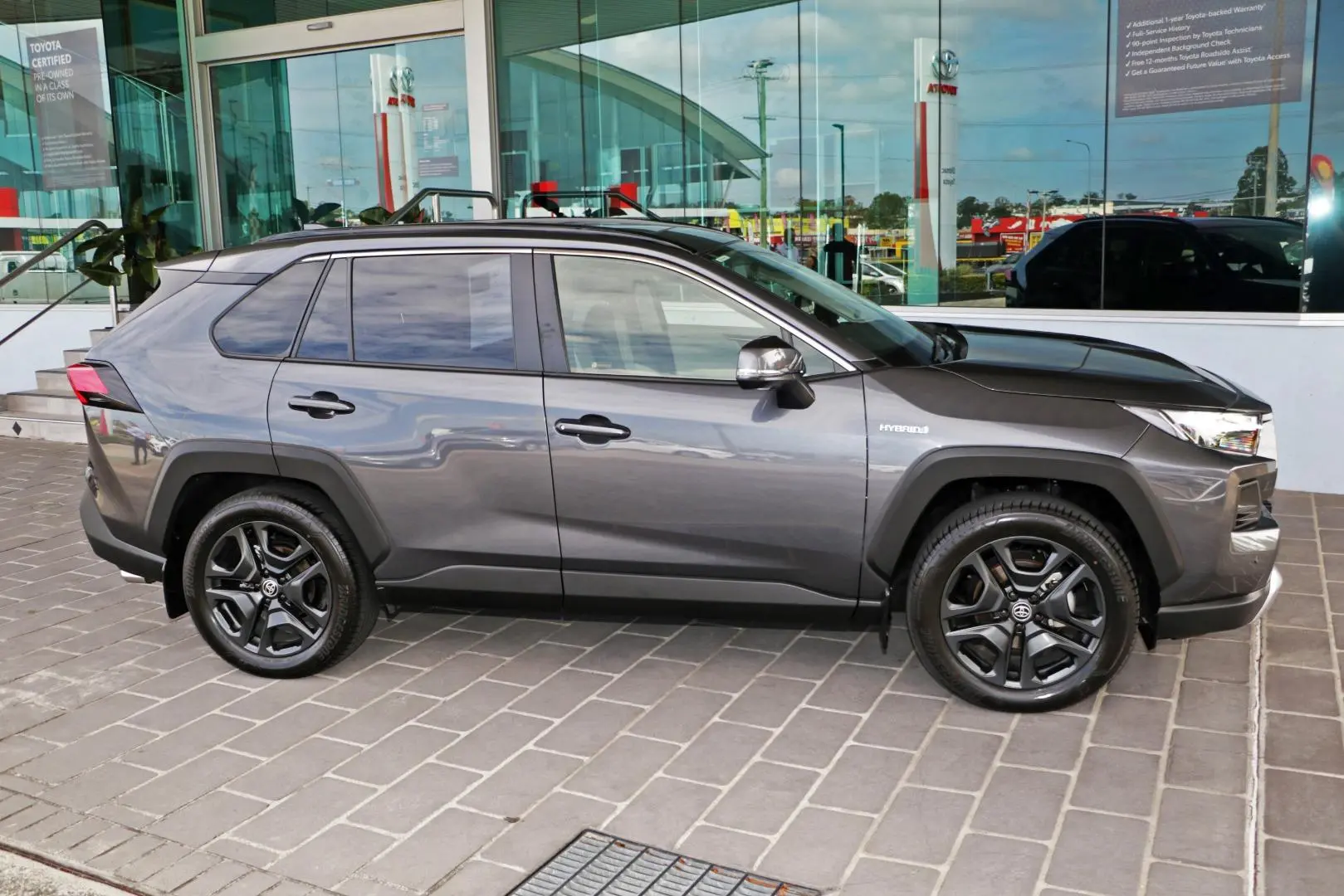 2024 Toyota RAV4 Gallery Image 5