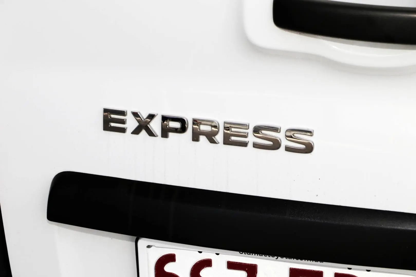 2022 Mitsubishi Express Gallery Image 21