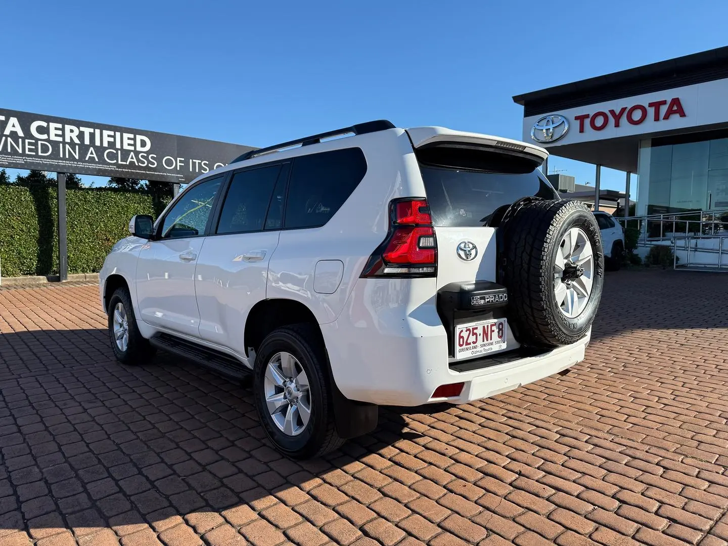 2023 Toyota Landcruiser Prado Gallery Image 4