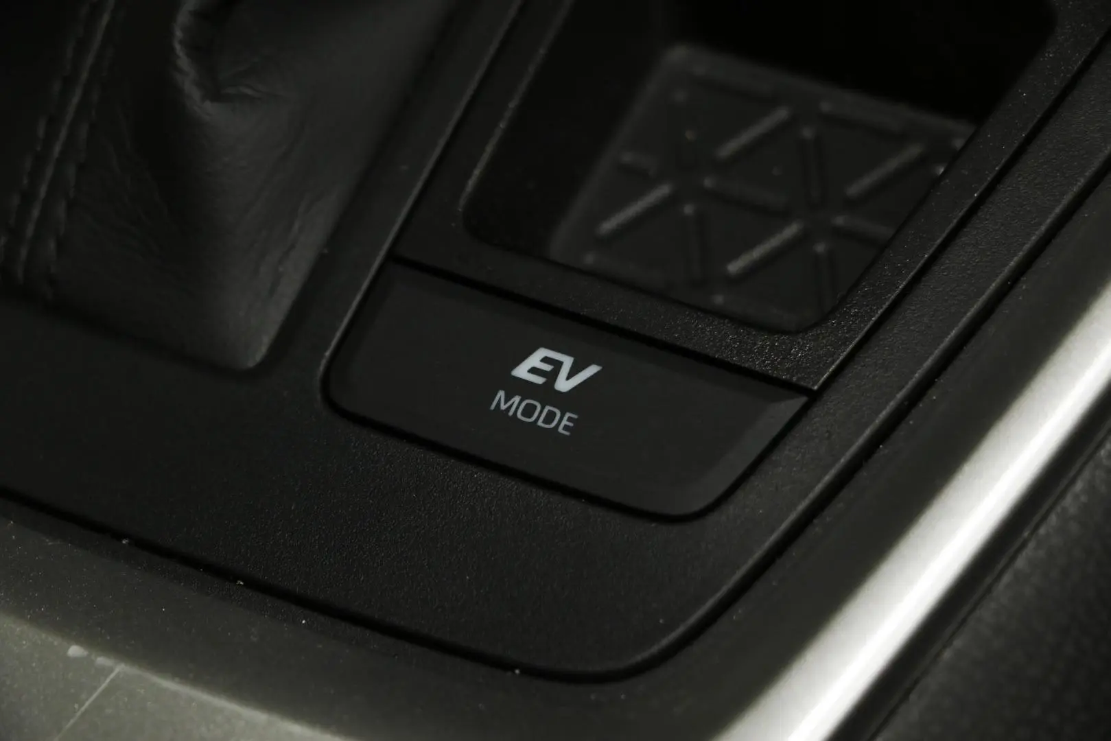 2025 Toyota RAV4 Gallery Image 13