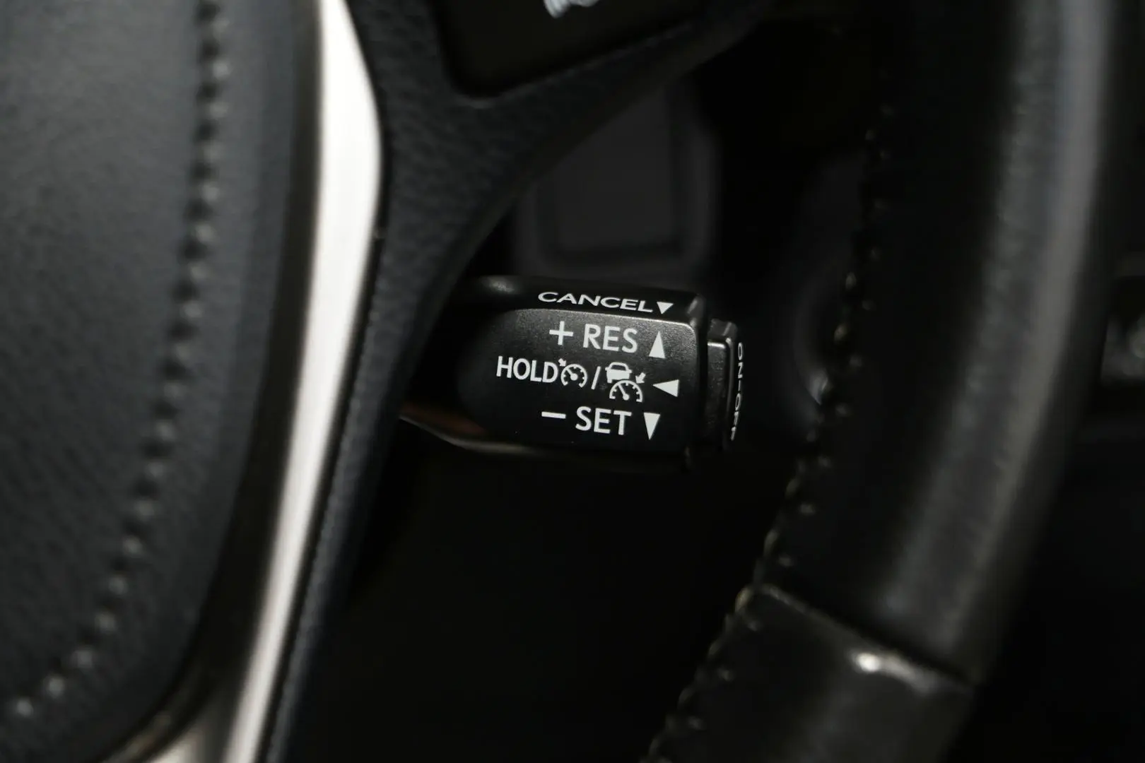2017 Toyota RAV4 Gallery Image 15