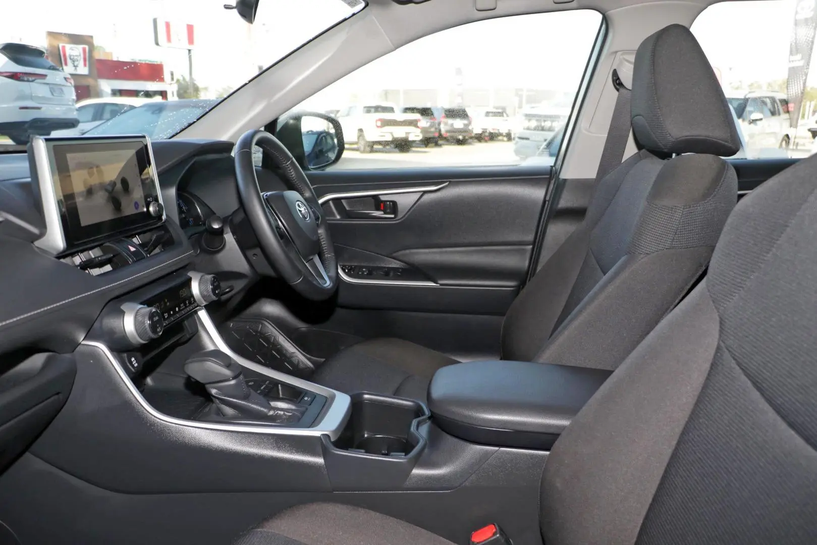 2025 Toyota RAV4 Gallery Image 9