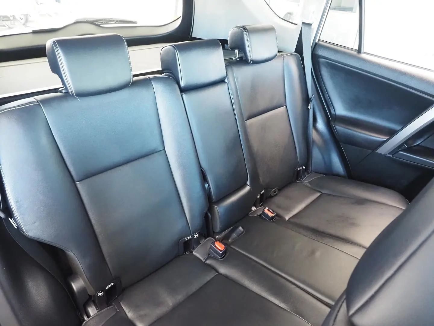 2018 Toyota RAV4 Gallery Image 14