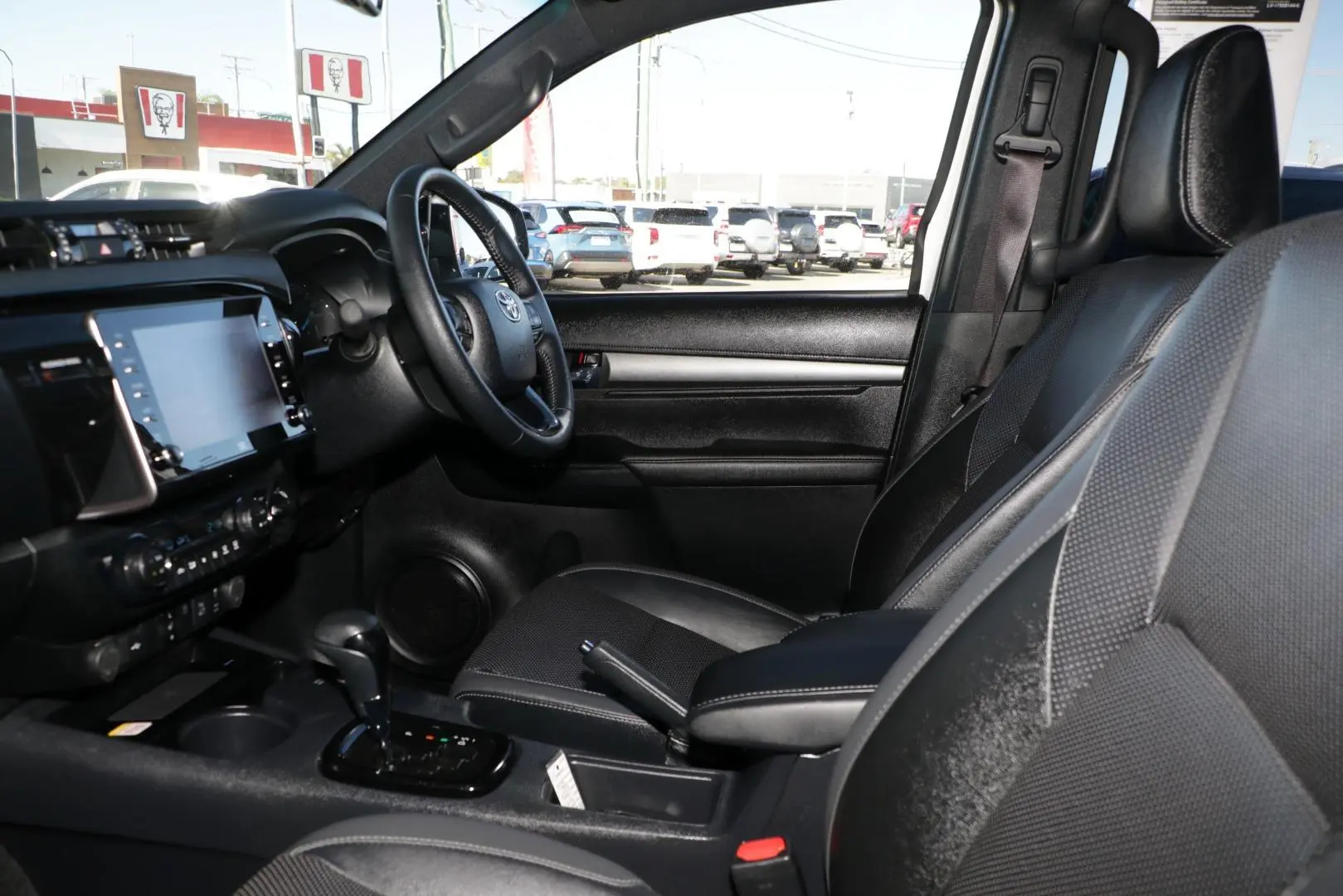 2025 Toyota Hilux Gallery Image 9