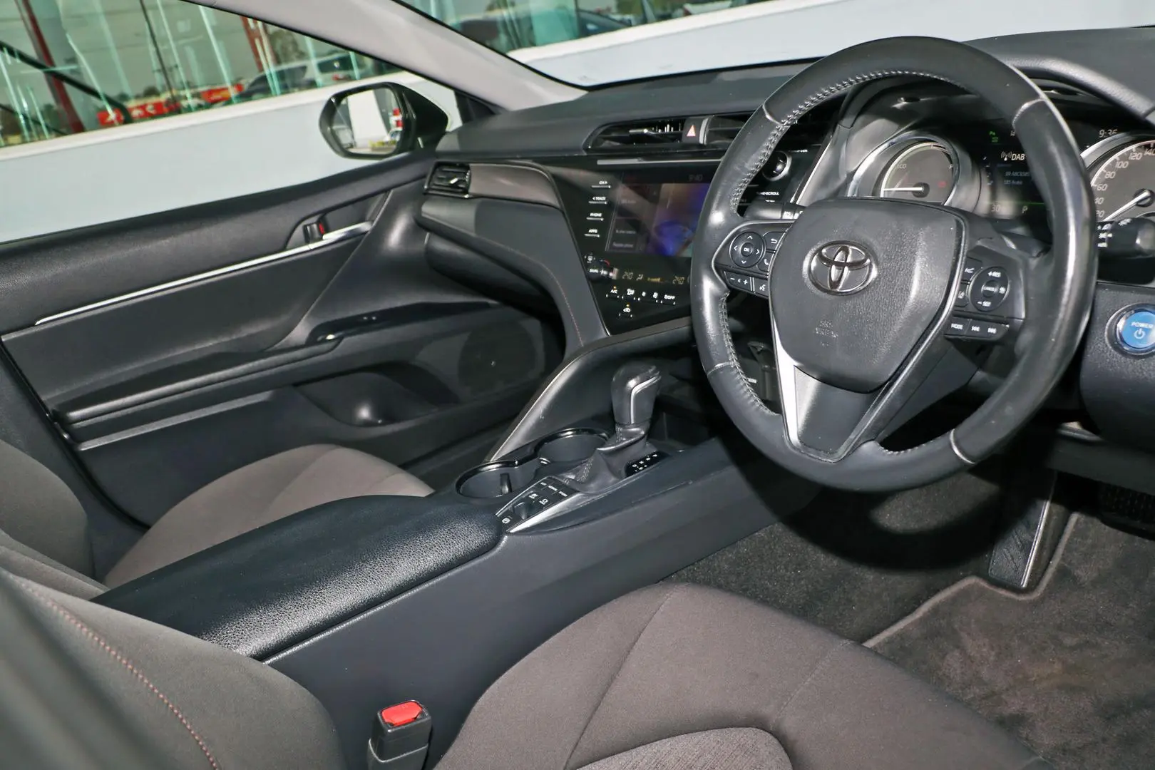 2020 Toyota Camry Gallery Image 6