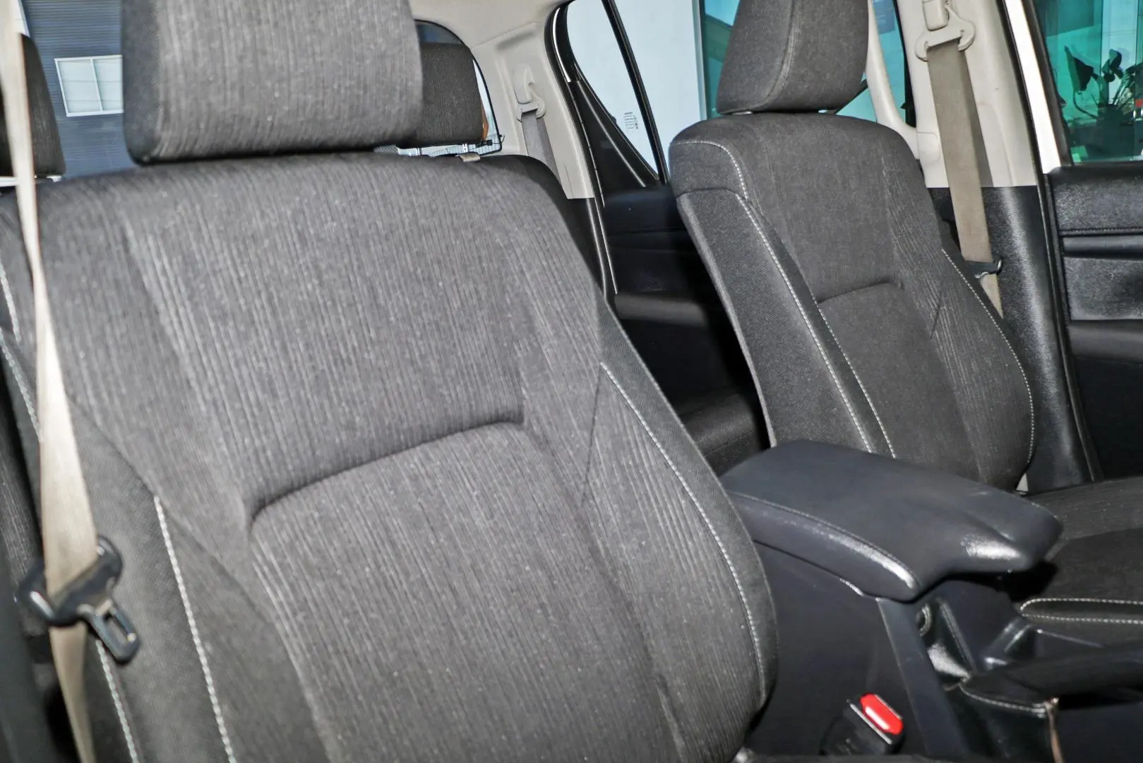 2018 Toyota Hilux Gallery Image 9