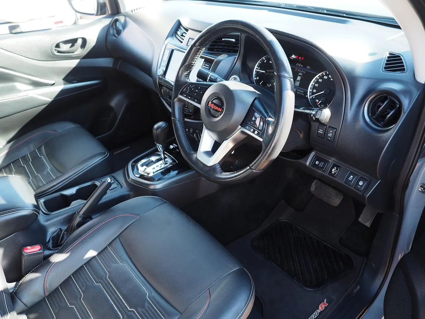 2021 Nissan Navara Gallery Image 21