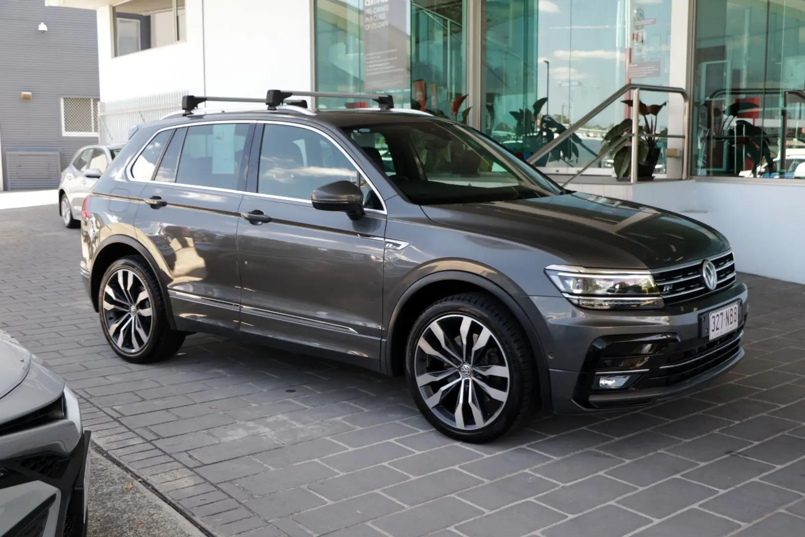 2018 Volkswagen Tiguan Gallery Image 5