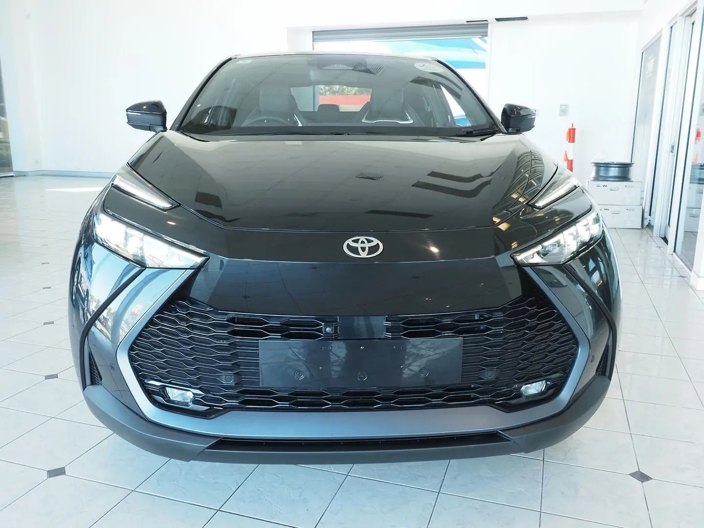 2024 Toyota C-HR Gallery Image 11