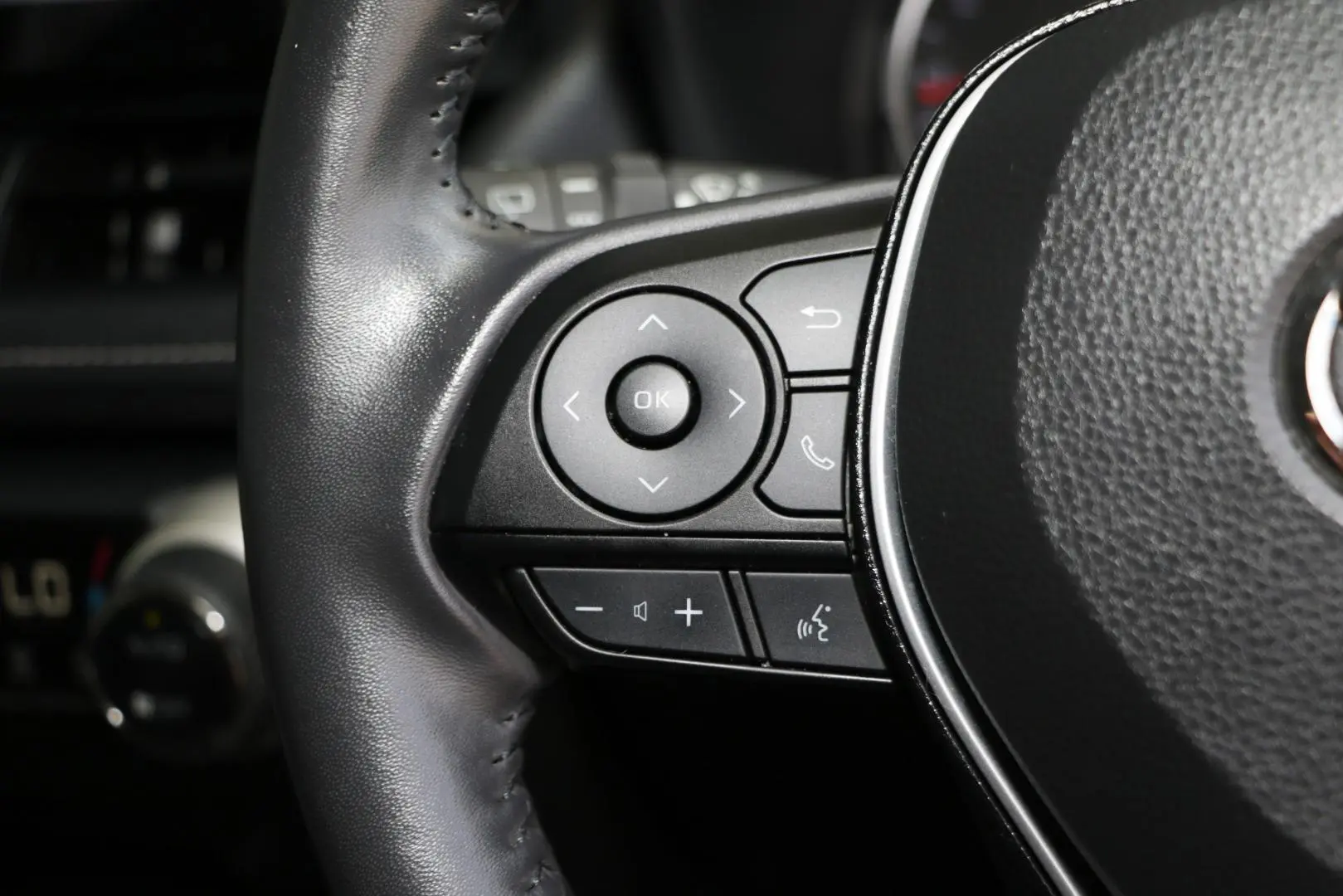 2020 Toyota RAV4 Gallery Image 16