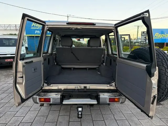 2018 Toyota Landcruiser Gallery Image 11