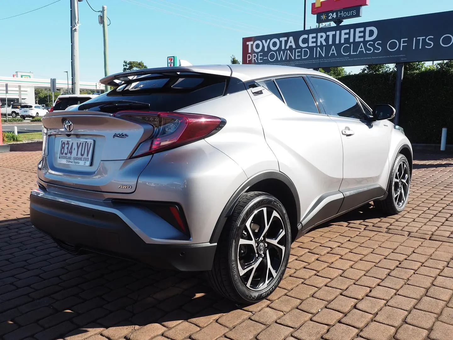 2018 Toyota C-HR Gallery Image 5