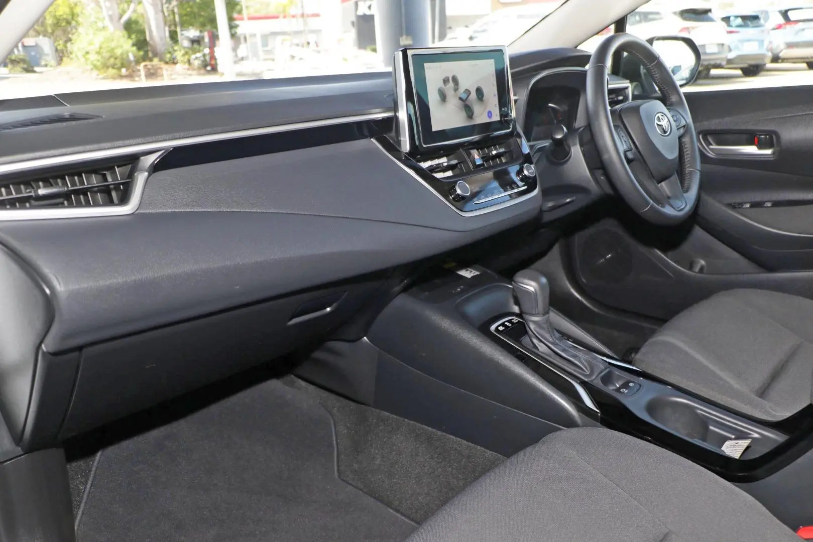2025 Toyota Corolla Gallery Image 8