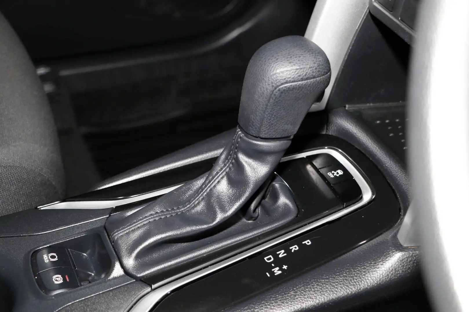 2023 Toyota Corolla Cross Gallery Image 12