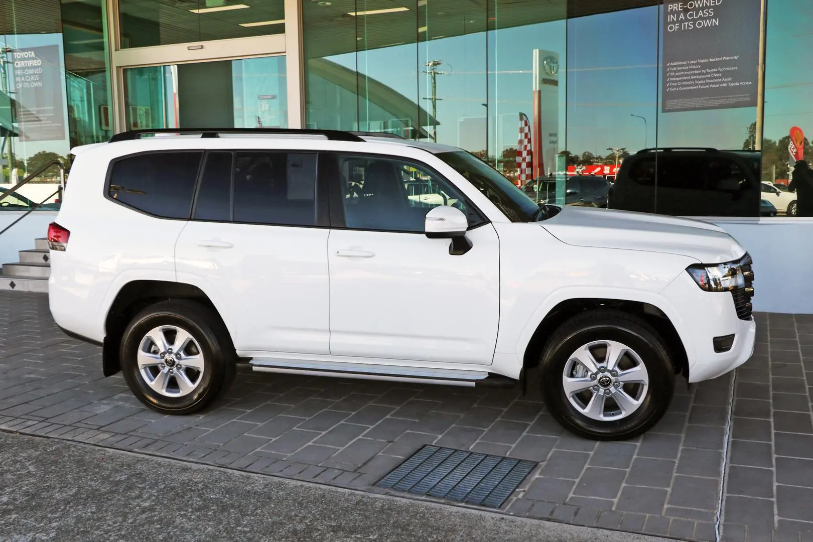 2023 Toyota Landcruiser Gallery Image 5
