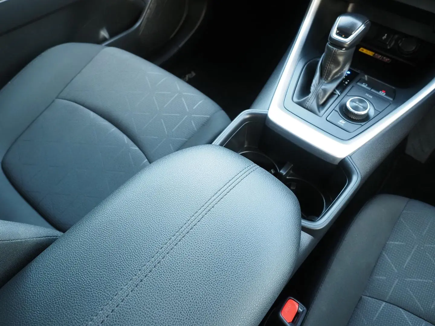 2022 Toyota RAV4 Gallery Image 18